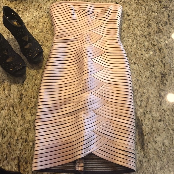 💔3 X HOST PICK💔️BCBG MAXZARIA DRESS Size 4 - Picture 2 of 3